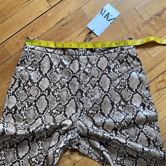SNAKE PRINT PANTS
Zara - Picture 10 of 15